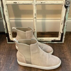 Steve Madden Taupe Ankle Booties